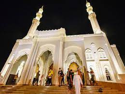 Expat imams hired to meet mosque needs
